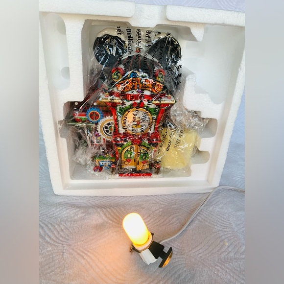 Department 56 Disney Christmas Village Mickey Mouse Watch Factory - Picture 13 of 16